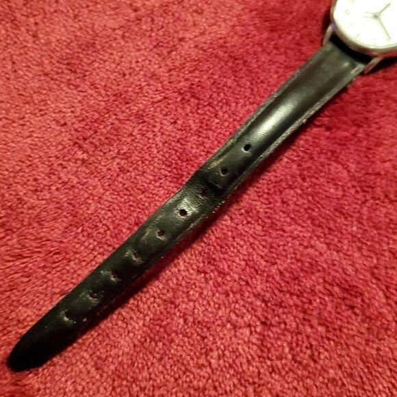 Timex Indiglo Silvertone Case Date Window Black Leather Band Ladies‎ Watch - Picture 4 of 8